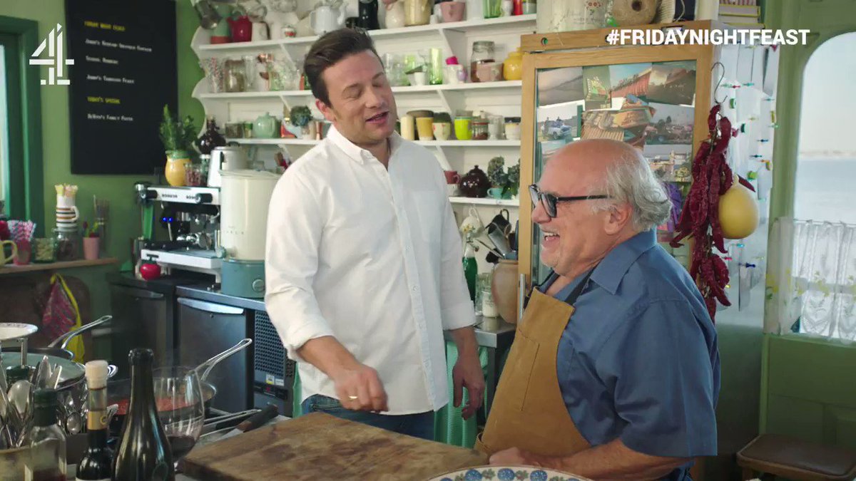 Once you've heard @DannyDeVito's Essex accent, you can never unhear it... ????

#FridayNightFeast TONIGHT @Channel4 8pm https://t.co/FrHOJLhdzt