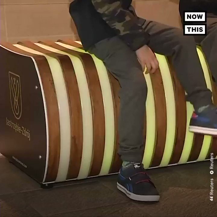 RT @nowthisnews: This bench tells you if the air outside is too polluted — and also has a built-in purifier https://t.co/MdzQkREiVH