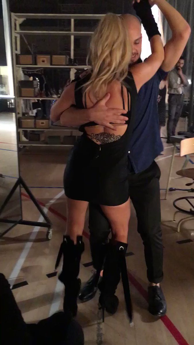Practicing my bachata on the video set! Get ready for it…coming soon Deja Vu the video! @PrinceRoyce Shak https://t.co/l03H7JWL74