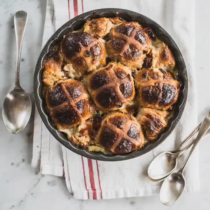 Gorgeous bank holiday bakes for using up the leftover hot cross buns https://t.co/NPbrtUCoBq x x x https://t.co/8Z44KWfgJf