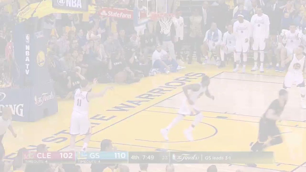 RT @NBA: Steph delivers the no-look dish to Iguodala for the #NBA champion @warriors!

#AssistOfTheNight https://t.co/dCECrtMeHJ