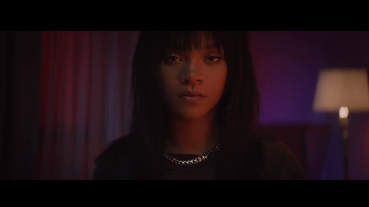 ???? Watch the @nerdarmy Lemon tutorial featuring @Rihanna. #NoOneEverReallyDies https://t.co/Fkvtt8aw79 https://t.co/4Fxl5BjDKY