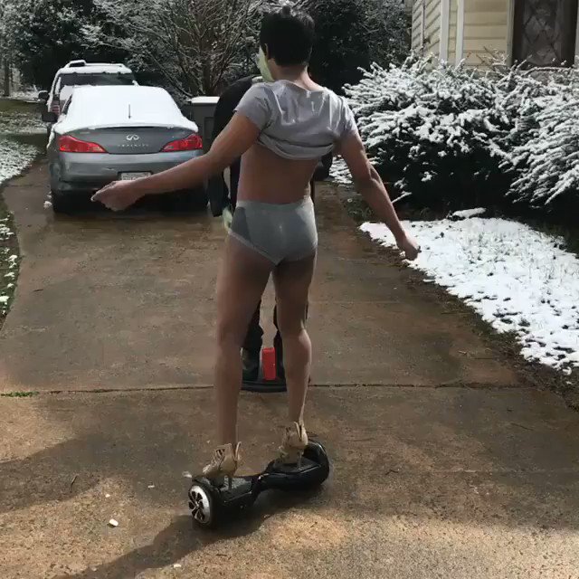 RT @britneyxcheetos: *femmebot by charli xcx starts playing*

me: https://t.co/SlJHyw68tJ