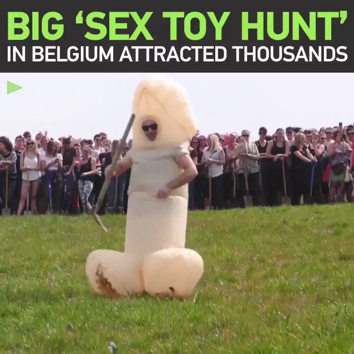 Nude guy selfie gif Women who hunt men for sex