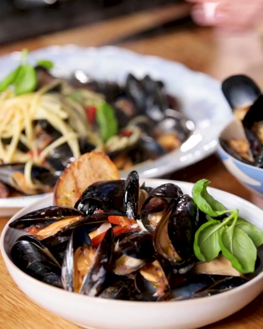 Jamie's ANGRY mussels - 3 ways! How will you serve yours?! https://t.co/gVl3uYljuv