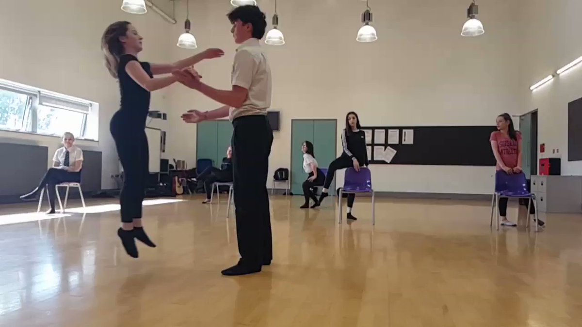 //pbs.twimg.com/ext_tw_video_thumb/1007295164963016705/pu/img/egLZ7CDSgSVw1KHx.jpg