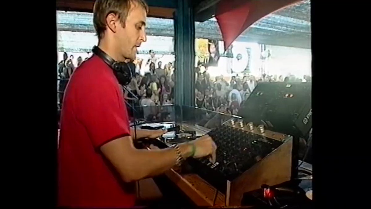 RT @boilerroomtv: Back when Guetta played vinyl... #brRaveArchive https://t.co/0OA0ZWeI6C