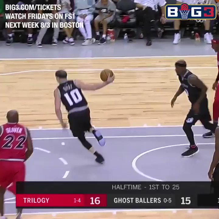 RT @thebig3: Mike Bibby pulled up from 30ft for the 4 pointers #Big3Toronto https://t.co/RVRnGuPCan