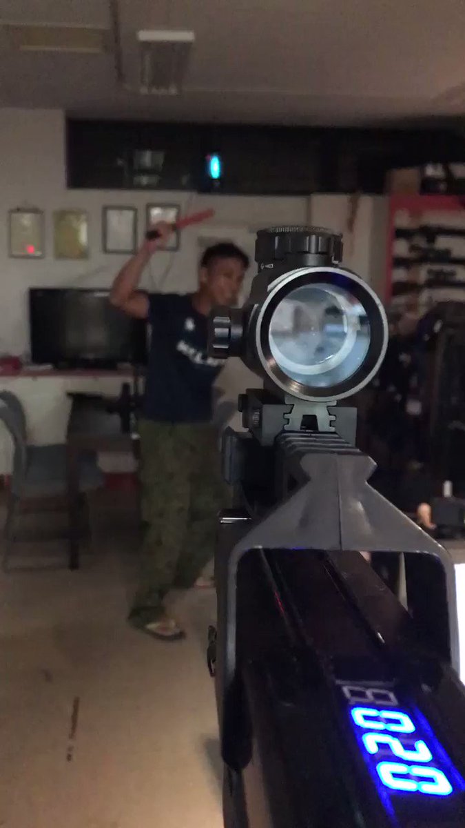 フリフリLED警棒赤外線銃vsP90型赤外線銃人類は遂にノーコンタクト異種格闘技戦を可能するのか⁈あ、ちなみに警棒は3軸 フリフリLED警棒赤外線銃vsP90型赤外線銃人類は遂にノーコンタクト異種格闘技戦を可能するのか⁈あ、ちなみに警棒は3軸