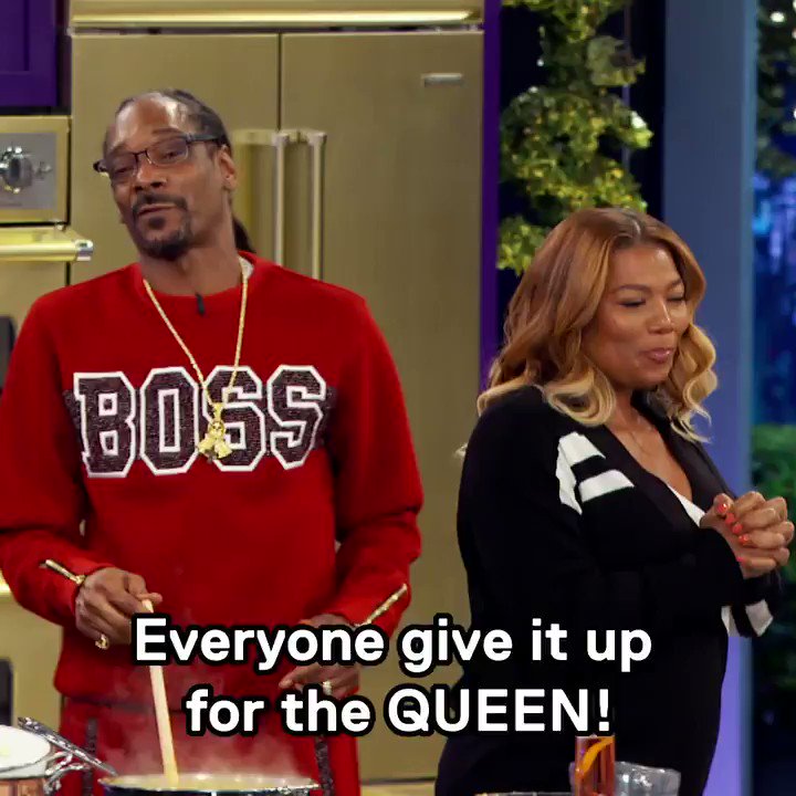 How you want to be welcomed to every dinner party ☺️ #MarthaAndSnoop https://t.co/XSdg2kqUOY
