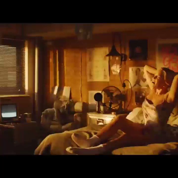 RT @AnneMarie: Don't Leave Me Alone OFFICIAL VIDEO is now live! I LOVE IT @davidguetta ⚡????⚡ https://t.co/wKzLkPsSmO https://t.co/J28lVtdrBK