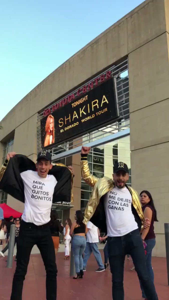 Hola #ShakiraHouston! ShakHQ https://t.co/rSsNnu1pND