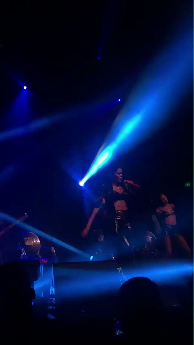 RT @suckmylovejuice: Such a good show @TEYANATAYLOR K.T.S.E is the perfect title for this album && tour ????????❤️ https://t.co/FARfX645bR