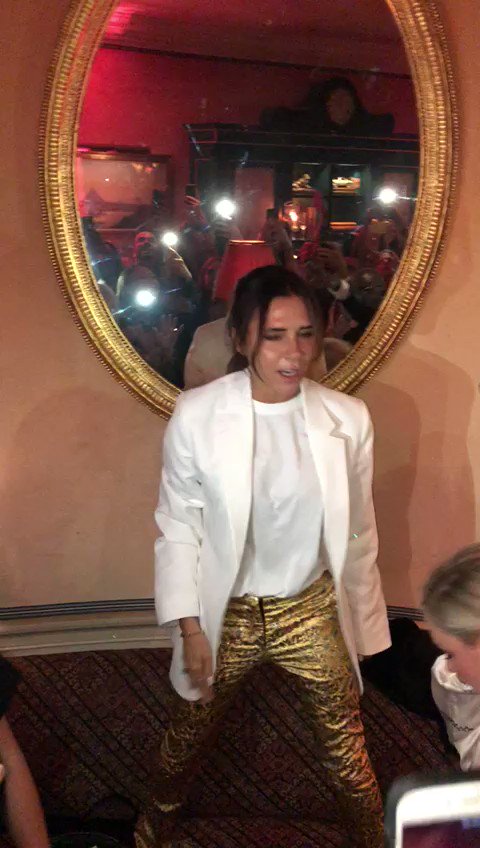 RT @BritishVogue: Last night at the Victoria Beckham x British Vogue party: https://t.co/TdL0Hqdvvo https://t.co/O9nWEIuhuJ