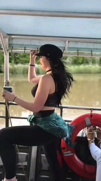 This amazing woman @RealPaigeWWE returns tonight on @TotalDivas 9/8c on E! ???????????? https://t.co/0dr8YNLl7U