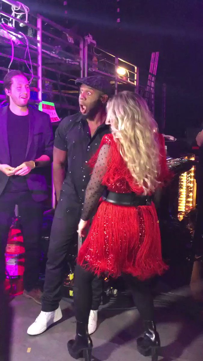 RT @iHeartRadio: .@kelly_clarkson dancing to @LilJon backstage ???? #iHeartFestival https://t.co/hEDx55e9dY
