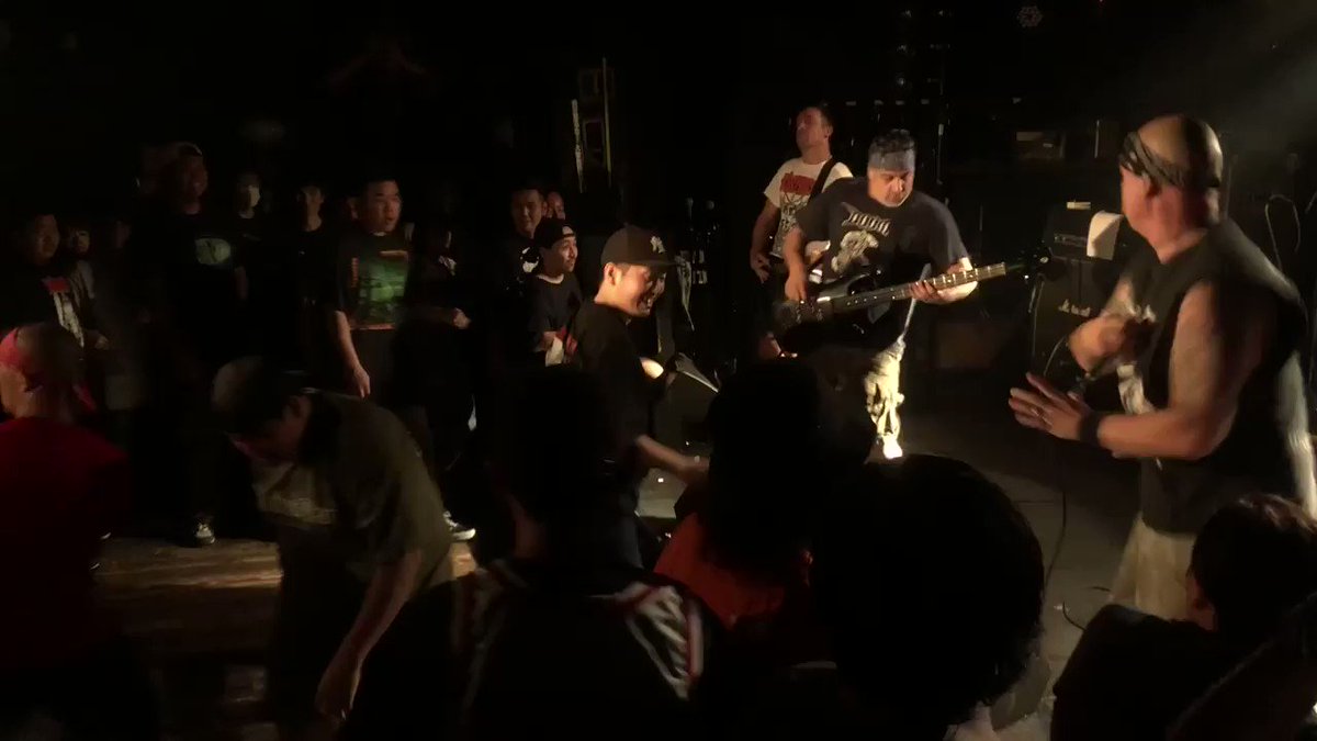 kobaさんのマイクジャックからのステージダイブ上がるALL OUT WAR (2018.9.23 新宿ACB)鳥肌もん kobaさんのマイクジャックからのステージダイブ上がるALL OUT WAR (2018.9.23 新宿ACB)鳥肌もん