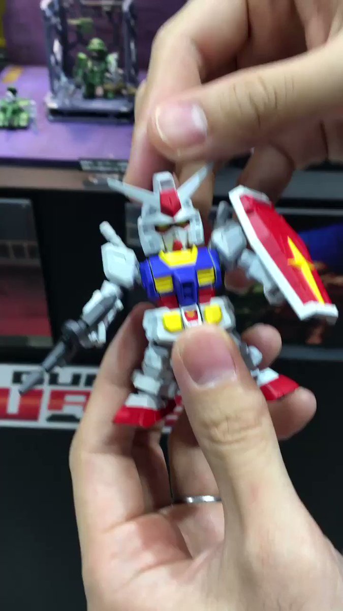 食玩 マイクロウォーズのガンダムさんの可動箇所。基本ボールジョイントな感じで、スコープドッグ じゃないけどコクピットハッ 食玩 マイクロウォーズのガンダムさんの可動箇所。基本ボールジョイントな感じで、スコープドッグ じゃないけどコクピットハッ