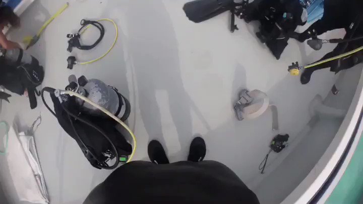 水深30mに全長81mの沈没船が沈んでます。ダイビングの資格を取り、トレーニングをしてレベルアップしその沈没船を目の当た 水深30mに全長81mの沈没船が沈んでます。ダイビングの資格を取り、トレーニングをしてレベルアップしその沈没船を目の当た