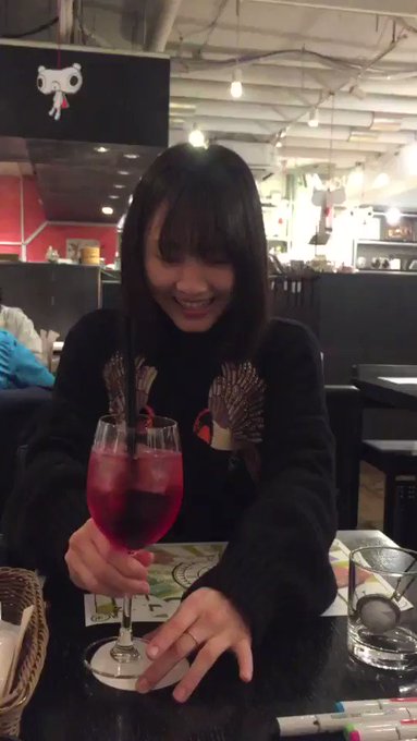 懐かしの動画を載せるのがプチブームです。これは我妻さんと四畳半神話大系カフェに言った時の。 懐かしの動画を載せるのがプチブームです。これは我妻さんと四畳半神話大系カフェに言った時の。