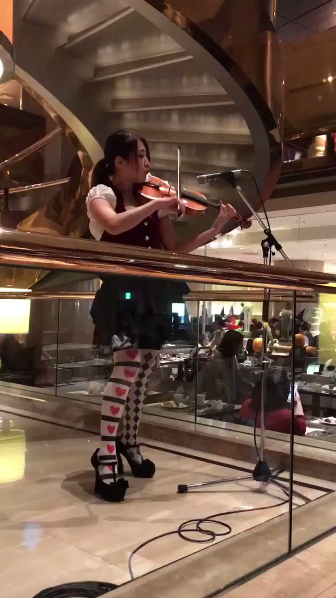やばかった1人で急にめっちゃテンション上がったしあのお姉さんファフナー好きなのかな… やばかった1人で急にめっちゃテンション上がったしあのお姉さんファフナー好きなのかな…