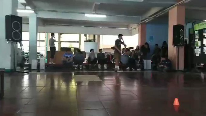 大学の部活のショーケース皆さんは多分この曲が知らない。初めてのアニソンショーケース。刻刻OP - Flashback 大学の部活のショーケース皆さんは多分この曲が知らない。初めてのアニソンショーケース。刻刻OP - Flashback