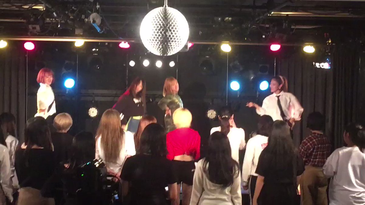 いきなりK-POP×SHOW!に登場したpleiades。。。✨😱メンバーは4人で😭突然のステージでしたが…オリジナル曲 いきなりK-POP×SHOW!に登場したpleiades。。。✨😱メンバーは4人で😭突然のステージでしたが…オリジナル曲