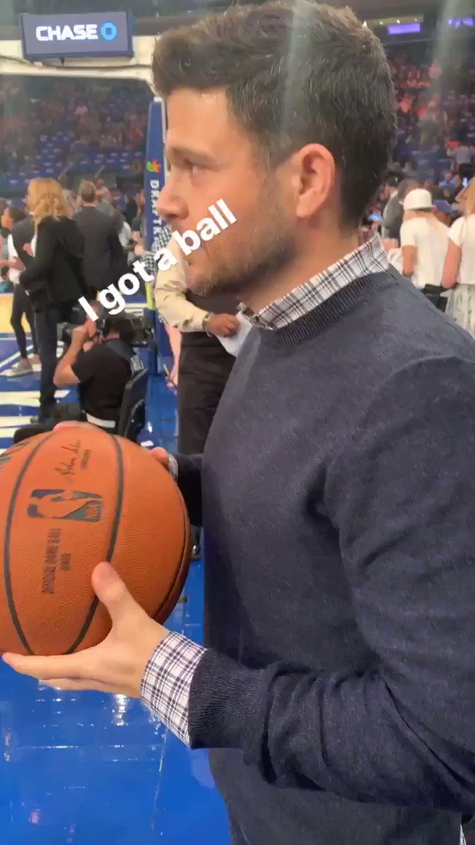 I got a ball!!! @nyknicks https://t.co/XtjgKcauCg