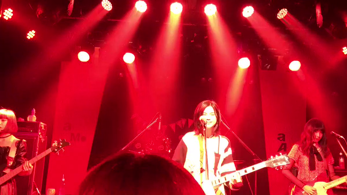 Hide & Seek part1最初撮れてませんでした😱センター2列目です11月23日には大阪、25日は東京で Hide & Seek part1最初撮れてませんでした😱センター2列目です11月23日には大阪、25日は東京で