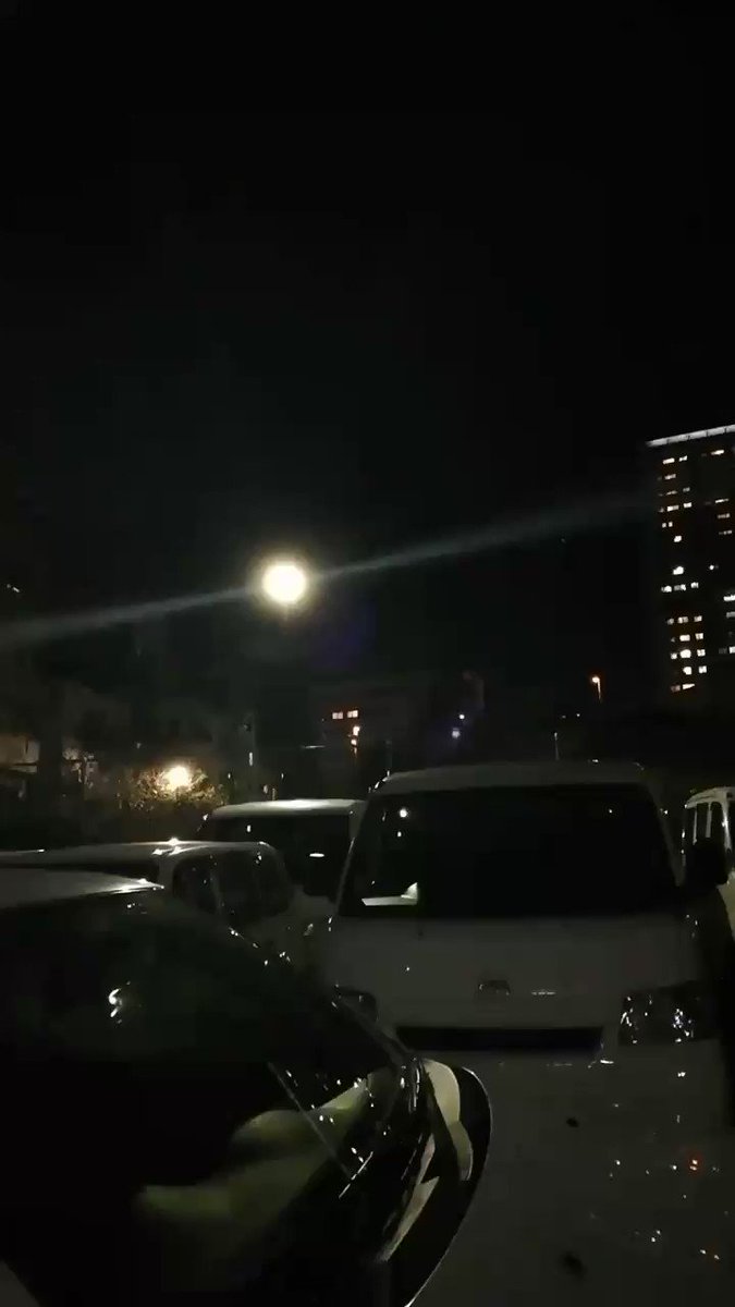 今日は月がきれいです🌕ちなみにこれはただの街灯です🤗 今日は月がきれいです🌕ちなみにこれはただの街灯です🤗