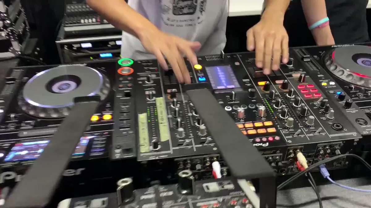 少女終末旅行のOPで思わずブルっちゃった #1021nagomix 少女終末旅行のOPで思わずブルっちゃった #1021nagomix