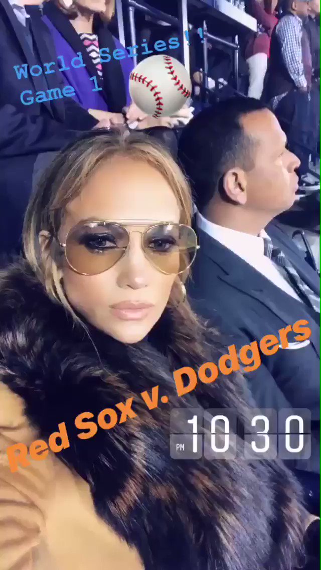 #WorldSeries ⚾️ ♥️ https://t.co/hjHbp7s6z5