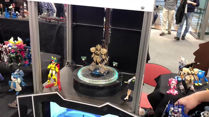 モデラーズフェスティバル、展示の合間にビルドダイバーズのガンプラスキャンを撮影しました。明日も大阪ATCで展示しています モデラーズフェスティバル、展示の合間にビルドダイバーズのガンプラスキャンを撮影しました。明日も大阪ATCで展示しています