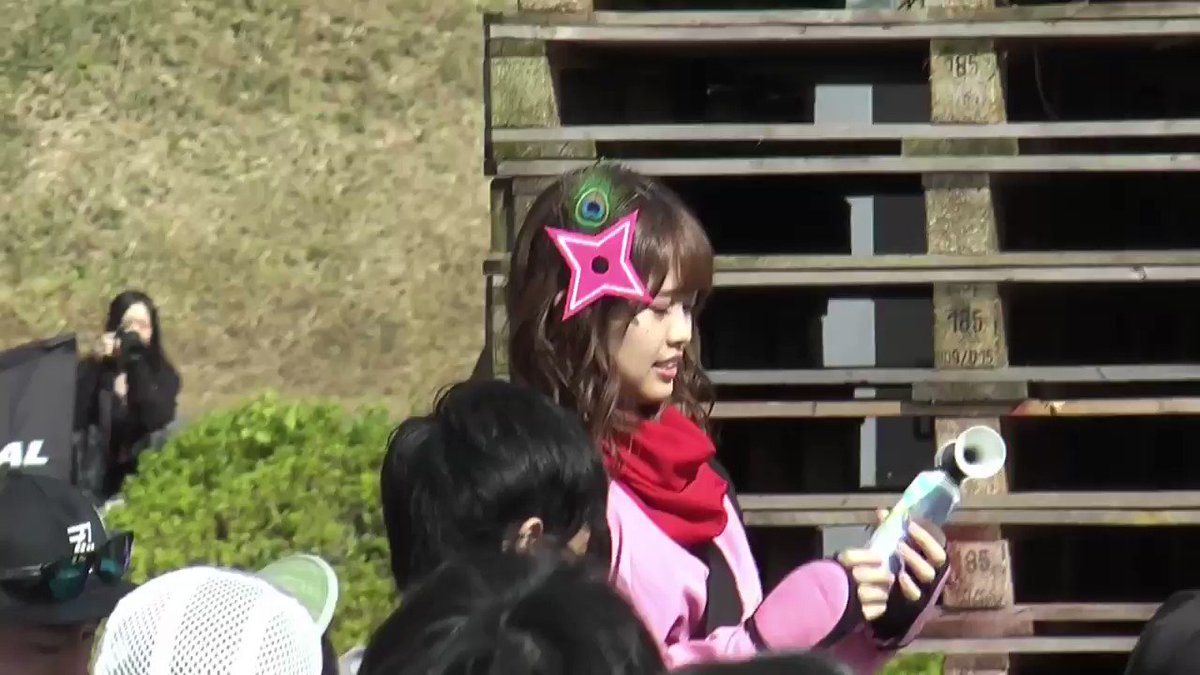 先日の忍者トレイルランニングでスターターを務める舞ちゃん。#竹内舞 #伊賀嵐マイ #忍者トレイルランニング #グルービー 先日の忍者トレイルランニングでスターターを務める舞ちゃん。#竹内舞 #伊賀嵐マイ #忍者トレイルランニング #グルービー
