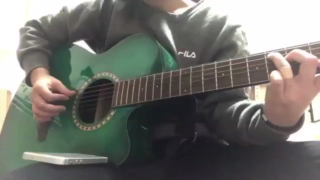 高音でキレイな歌声✨女性が弾き語りで『イト / クリープハイプ』アルペジオ上手い😂💓 高音でキレイな歌声✨女性が弾き語りで『イト / クリープハイプ』アルペジオ上手い😂💓