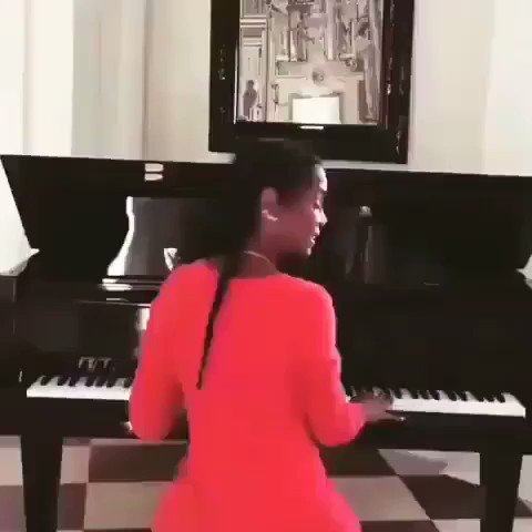 Wait for it... Miss you Bonnie ❤️ yeah she could play the piano too. She also loved to sing.???? https://t.co/CSeJwIOUdq