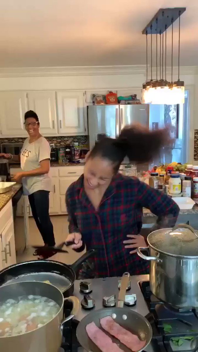 Ready for Thanksgiving Like..... Sending you love ???????????? https://t.co/58AkQxl60A