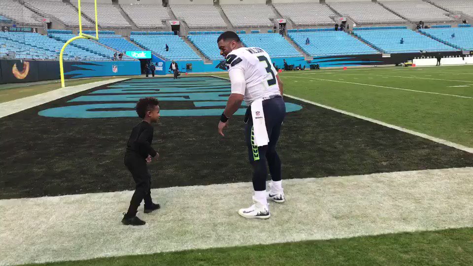 Amazing Game! Now.. the Amazing Race! Proud of you @DangeRussWilson. My Boys. #FamilyFun ❤️ https://t.co/AzoXqDnhqa