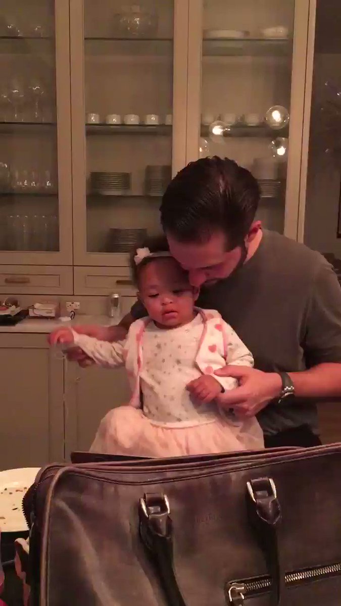 This guy wow he is amazing. I wake up feeling special everyday. He’s the best dad too. @alexisohanian https://t.co/eDvgDvWKer