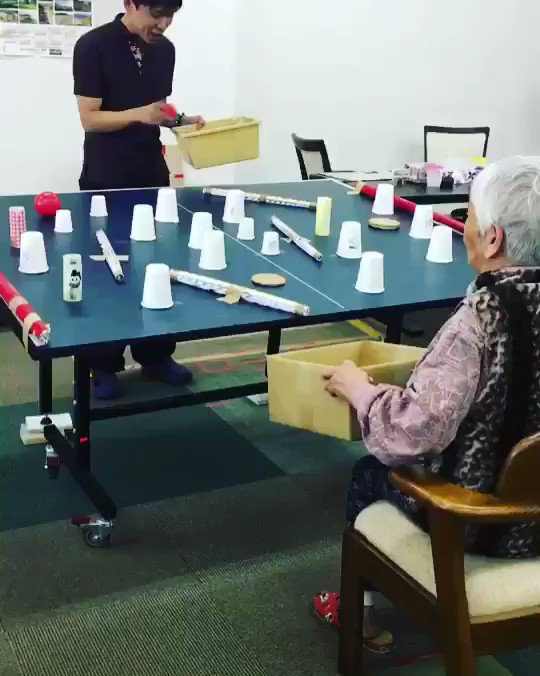 あっちこっちにボールが訪れます😆✋焦る気持ちを抑えて、確実にボールを箱に入れましょう🥎📦🎶みんなでワイワイ楽しんでます😍 あっちこっちにボールが訪れます😆✋焦る気持ちを抑えて、確実にボールを箱に入れましょう🥎📦🎶みんなでワイワイ楽しんでます😍