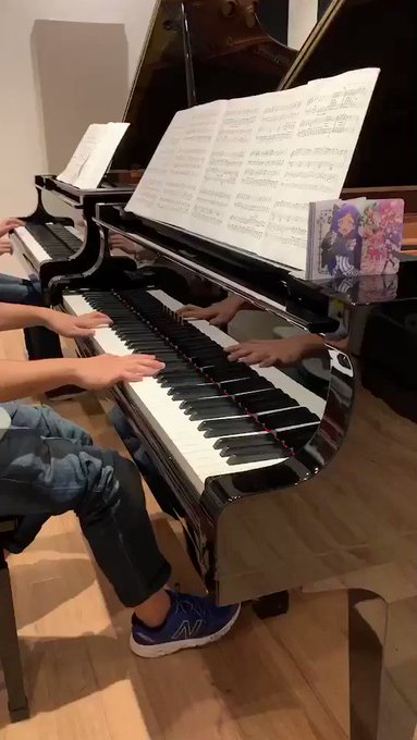 プリチャンOP「キラッとスタート」を友達にアレンジしてもらって弾いてみました!いい曲じゃあ……(奥が私です)(お相手 プリチャンOP「キラッとスタート」を友達にアレンジしてもらって弾いてみました!いい曲じゃあ……(奥が私です)(お相手