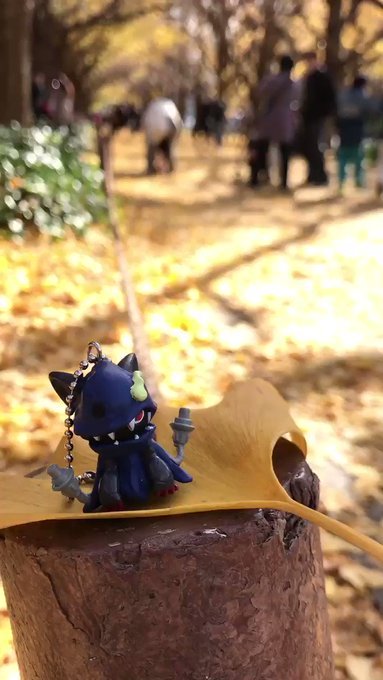 ハックモンと冬の散歩道。少し前の、明治神宮外苑いちょう並木。#appmon ハックモンと冬の散歩道。少し前の、明治神宮外苑いちょう並木。#appmon