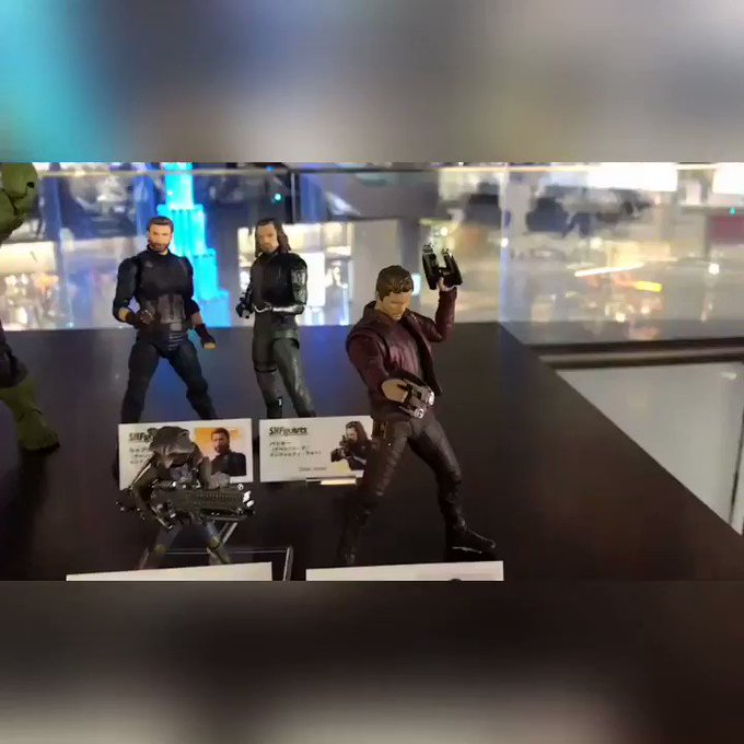 メリーウィクリまーす!今日はアツシとお買い物に行ってたところ、MARVEL展が開催されてるのを発見しました!外の展示でも メリーウィクリまーす!今日はアツシとお買い物に行ってたところ、MARVEL展が開催されてるのを発見しました!外の展示でも