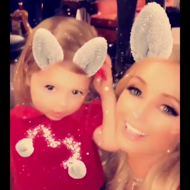 Some bunny loves you very much Lily-Grace. ???? #AuntieParis https://t.co/9Ew9FHgoBl