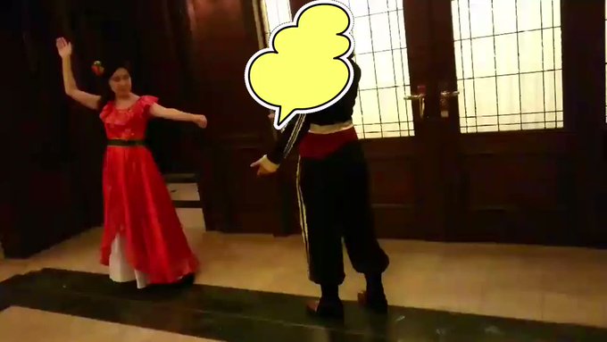 アロンゾ&エレナのダンスパートなんちゃって再現してました✨笑「たまには休んで楽しまなくちゃね!」アロンゾ王子:梨さん( アロンゾ&エレナのダンスパートなんちゃって再現してました✨笑「たまには休んで楽しまなくちゃね!」アロンゾ王子:梨さん(