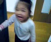 こんばんわ🌟アンナです🍭懐かしい動画発見🔍✨さて問題です。何の歌を歌っているのでしょーか❓ヒント☝この時、アンナは2歳で こんばんわ🌟アンナです🍭懐かしい動画発見🔍✨さて問題です。何の歌を歌っているのでしょーか❓ヒント☝この時、アンナは2歳で