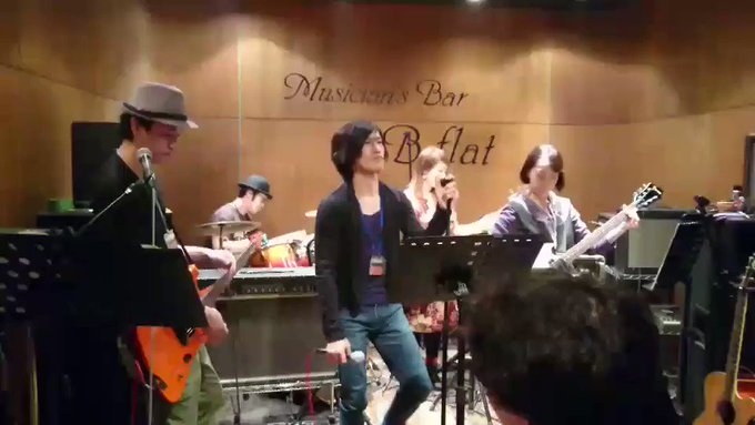 これが初めての悪の華です。ナツメさんがくれたー!このドラムの所周りの音ほとんど聞こえなくない?凄い不安だったです! これが初めての悪の華です。ナツメさんがくれたー!このドラムの所周りの音ほとんど聞こえなくない?凄い不安だったです!
