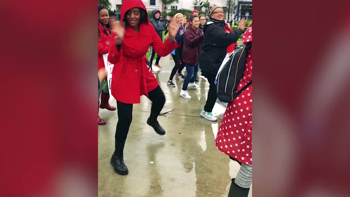 RT @AOC: LA teachers are bringing new meaning to “Dance Dance Revolution” ????????????????
https://t.co/w28UvYQfcN