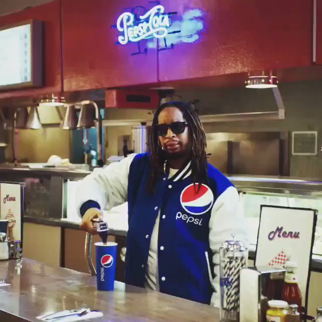 OKAYYY @pepsi ... I SEE YOU!!! #SBLIII https://t.co/10s3jEI3lQ