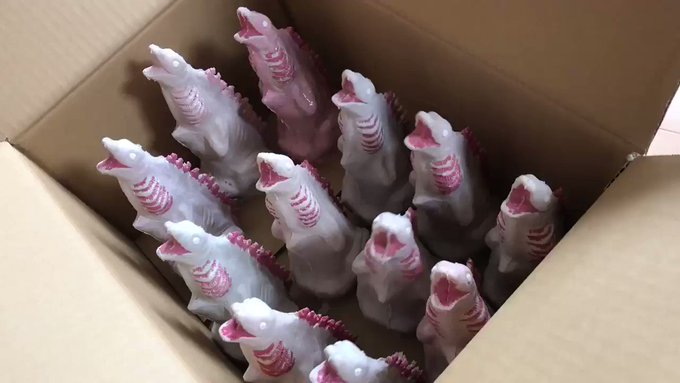 ワンフェス2019冬に向けてのシン・ゴジラ第二形態、蒲田くんケチャップノズルは順調に増殖中。生まれてダンボールの巣で餌を ワンフェス2019冬に向けてのシン・ゴジラ第二形態、蒲田くんケチャップノズルは順調に増殖中。生まれてダンボールの巣で餌を